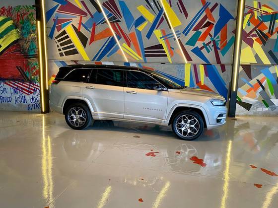JEEP COMMANDER 2.0 TD380 TURBO DIESEL OVERLAND AT9